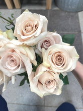 Load image into Gallery viewer, Roses
